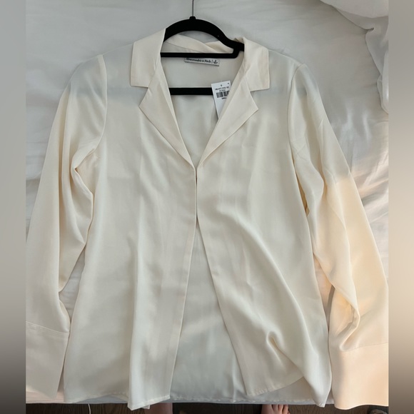 Abercrombie long-sleeve closure set top cream - Picture 4 of 5